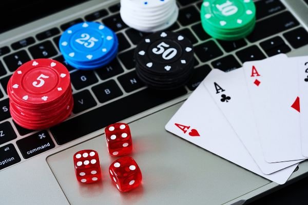 Sports and casino-style sections inside apk 8999 for Bangladesh adults